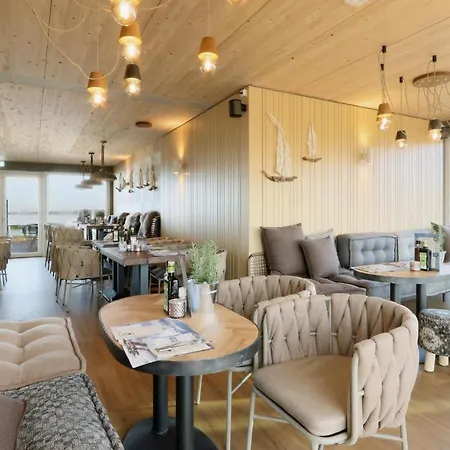 Cozy In Lembruch-duemmer With Sauna *